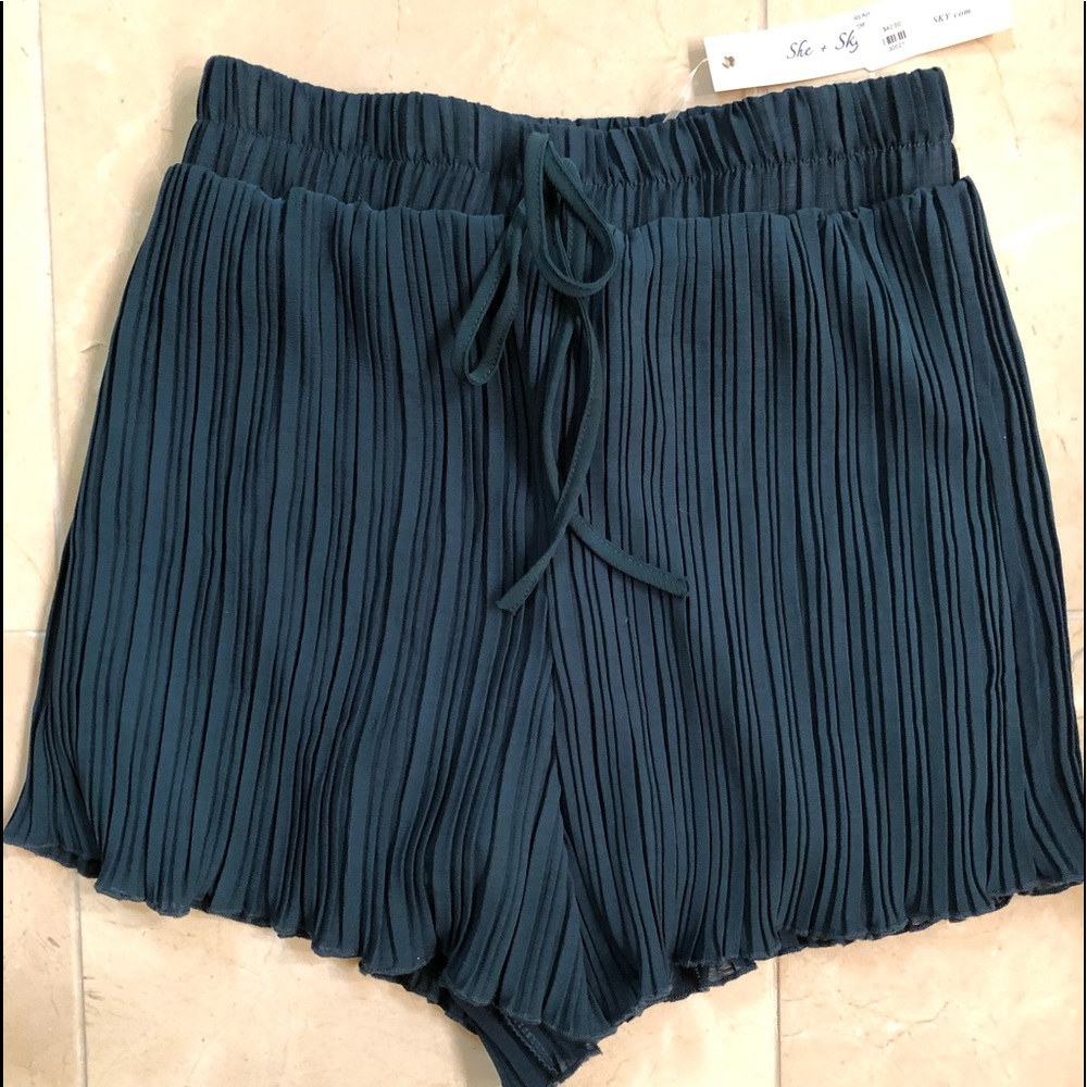 Shorts - Picture 2 of 4